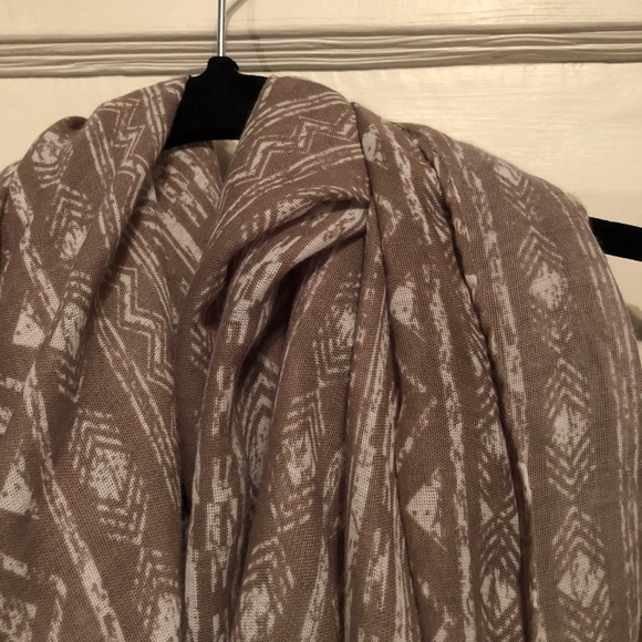 Aztec Print Infinity Scarf - Picture 2 of 2